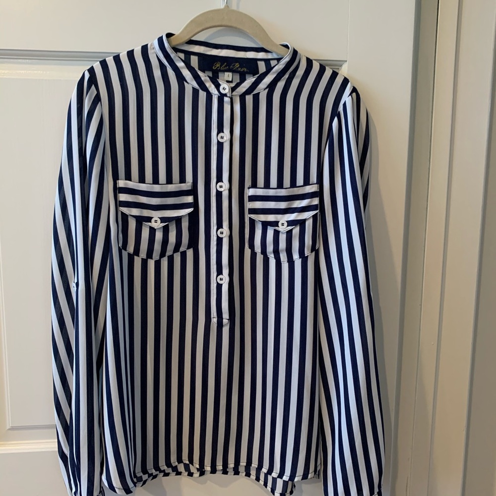 Blouse navy & White stripe w/ 2 pockets sz Lg